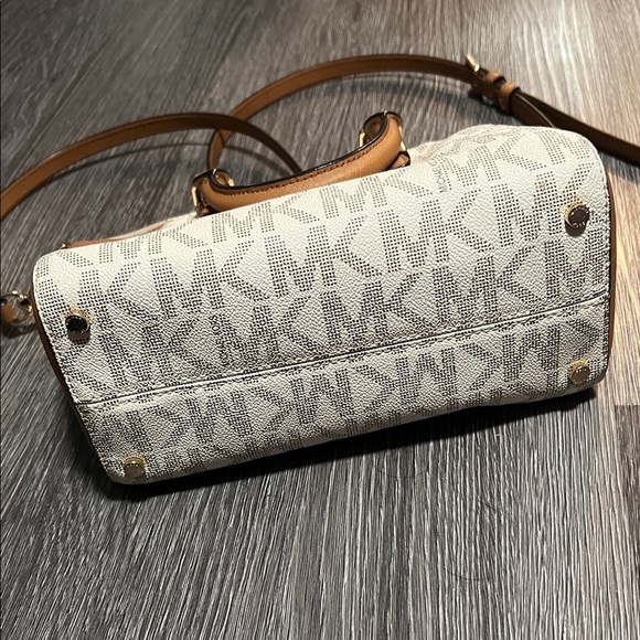 Michael Kors Brown and Cream Logo Satchel - Picture 6 of 9